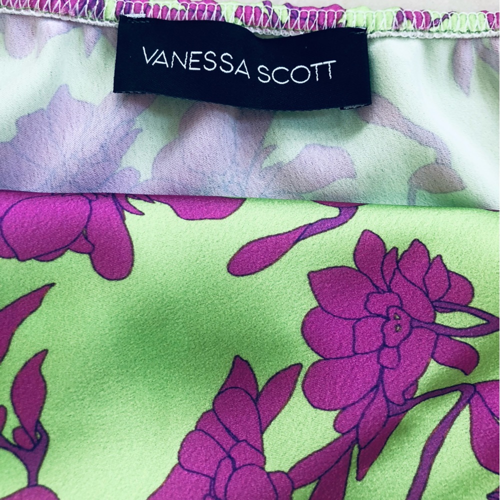 πΊπΈ Vanessa Scott Apple-Green and Frusia-Pink Draped-Neck Strap Long Dress. - Picture 10 of 16